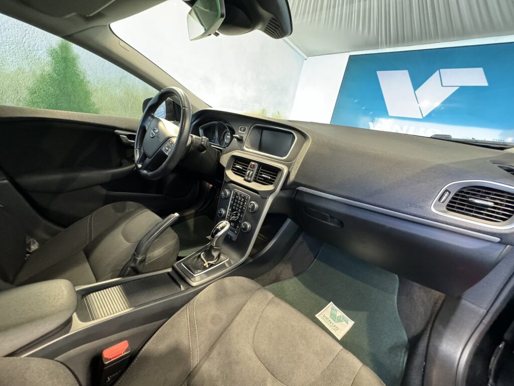 Volvo V40 Cross Country T3 Automatic 2017  - 7